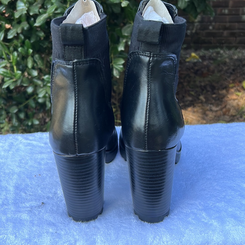 Kenneth Cole Booties🎄Make An Offer🎄 - Picture 7 of 11